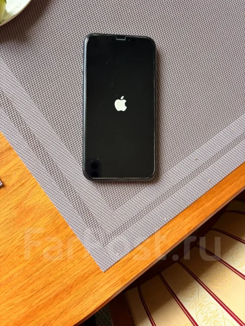 Apple iPhone Xr. �/�, 128 ��, ������, ���������� ����