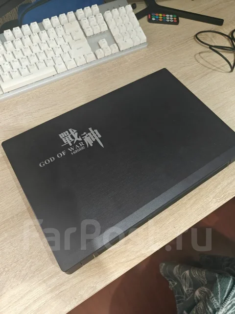 Hasee. 15.6", 3,3����, ��� 16 ��, ���� 500���, WiFi: 1, Bluetooth: 1, ����������� �� 1��. ����