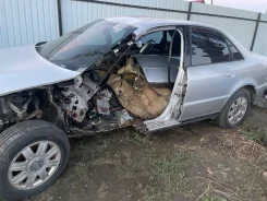 Audi A4 ����