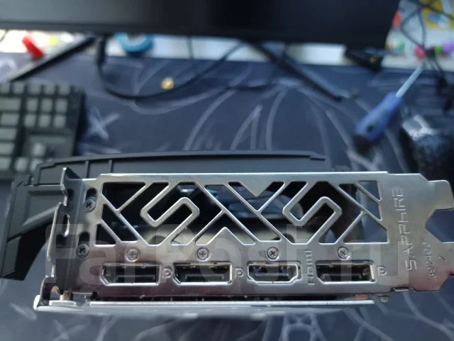 Radeon RX 5700 XT ����