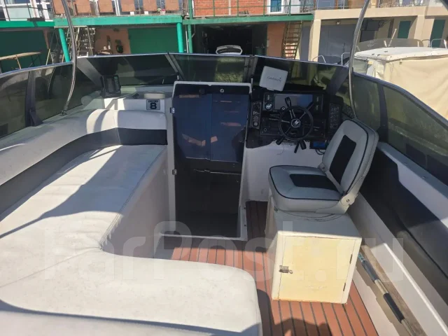 Bayliner. 1988 ���, ����� 7,4��., ��������� ���������, 300��.�., ������ ����