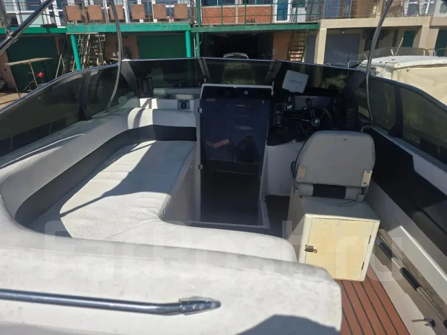 Bayliner. 1988 ���, ����� 7,4��., ��������� ���������, 300��.�., ������ ����
