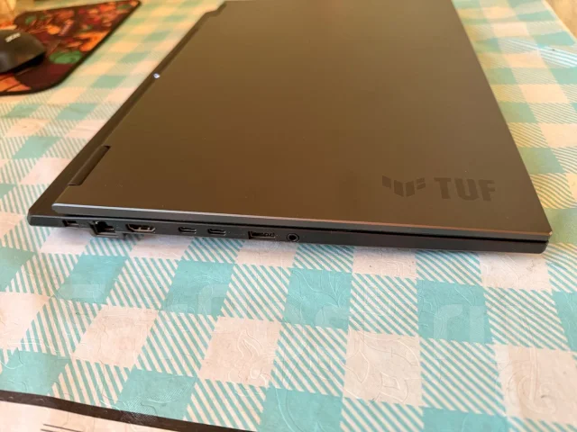 Asus TUF Gaming F16 FX608JH. 16", ��� 16 ��, WiFi: 1, Bluetooth: 1 ����
