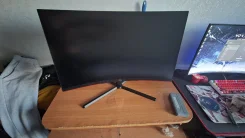 AOC. 31.5", ���������� �� (LCD, LED, QLED) ����