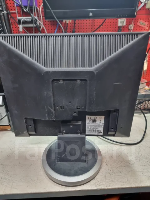 Samsung. 19" ����