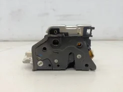 ����� ����� �������� ������ Audi A4 B8 2007-2015 8J1837016A 8J1837016A ����
