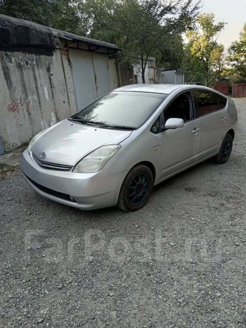Toyota Prius ����