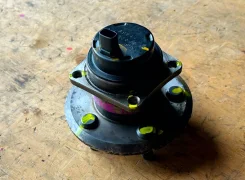��������� ��������� ������ Toyota Wish ZNE10 / ������ 39 ���. �� 42450-32041 ����