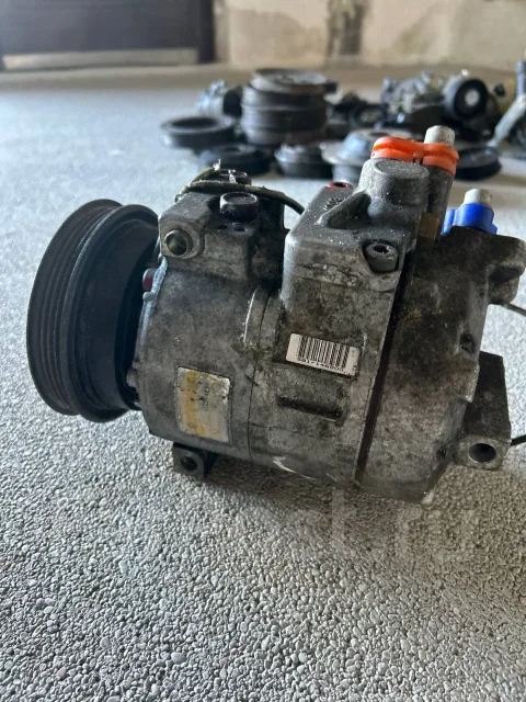Audi ���������� ������������, 4�0260805� 4�0260805� ����