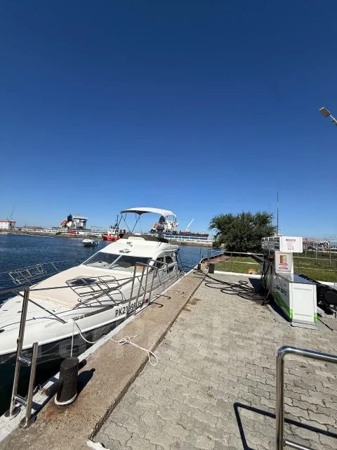 Sealine. 2004 ���, ����� 12��., ��������� ������������, 700��.�. ����