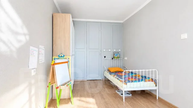 2-���������, ����� ����������� 10�. ���������, 44,2���.��., 5/5 ���� ����