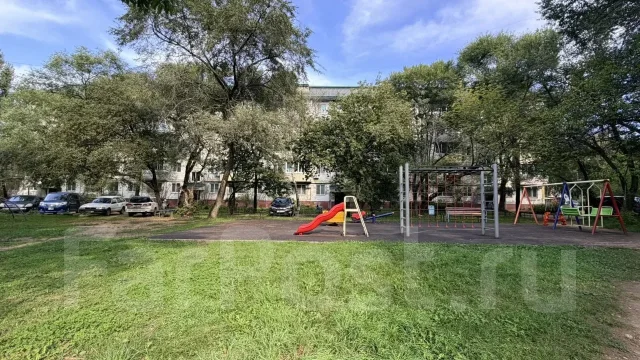 2-���������, ����� ����������� 10�. ���������, 44,2���.��., 5/5 ����. ��� ������� ����