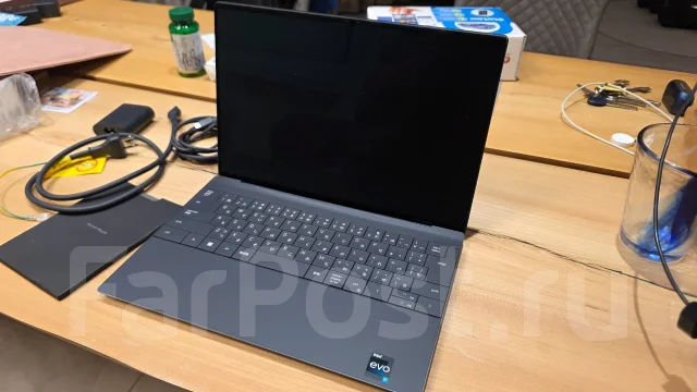 Dell XPS 13. 13.4", 5����, ��� 32 ��, ���� 2 024���, WiFi: 1, Bluetooth: 1 ����