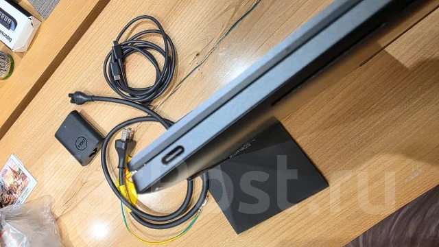Dell XPS 13. 13.4", 5����, ��� 32 ��, ���� 2 024���, WiFi: 1, Bluetooth: 1 ����