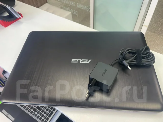 Asus X540S. 15.6", 1,6����, ��� 2048 ��, ���� 500���, WiFi: 1, Bluetooth: 1 ����