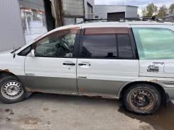 Nissan Prairie Joy ����