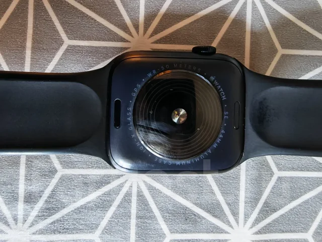 Apple Watch SE 2. GPS, NFC, IP67 ����