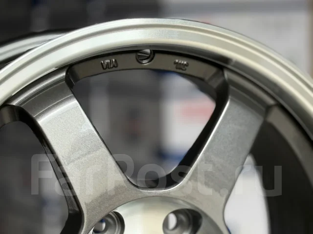 RAYS Volk Racing TE37. 7.5x17", 5x112, ET38, �� 66,6���. ����