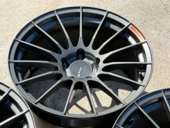 Enkei Racing Revolution RS05RR. 9.5x18", 5x114.3, ET22, �� 75���. ����