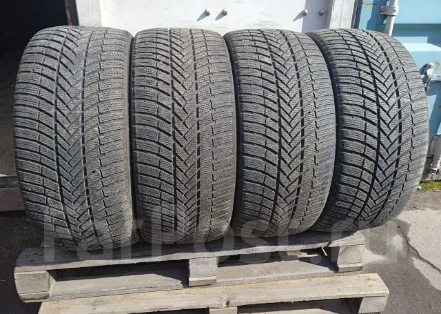 Bridgestone Blizzak LM-005