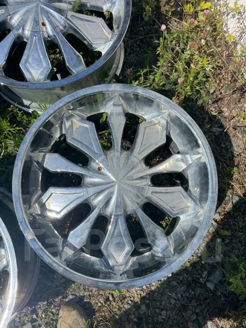 Lexani. 9.5x22", 5x120, ET15 ����