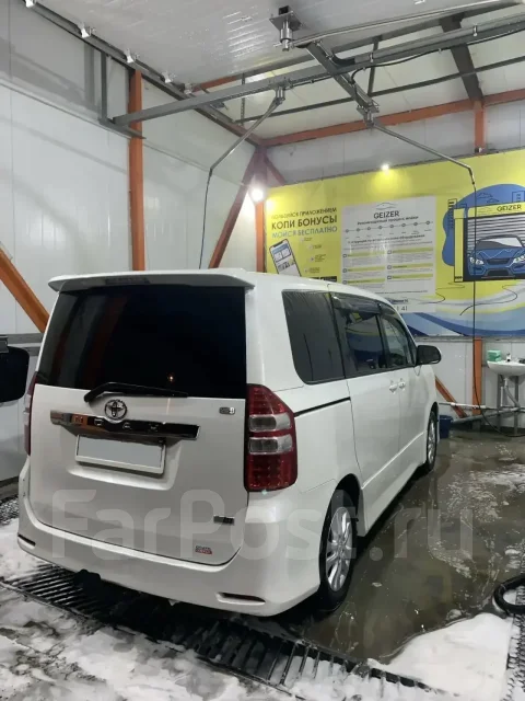 Toyota Noah ����