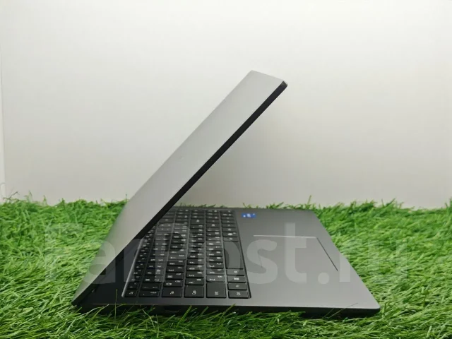 Honor MagicBook X 16. 16", 2����, ��� 8 ��, ���� 512���, WiFi: 1, Bluetooth: 1, ����������� �� 4��. ����