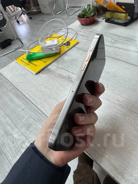 Apple iPhone 16 Pro Max. �/�, 1 �� ����