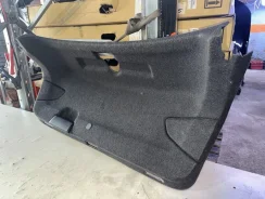 ������� ��������� Audi A4 2017 8W5867975 B9 CVK 8W5867975 ����
