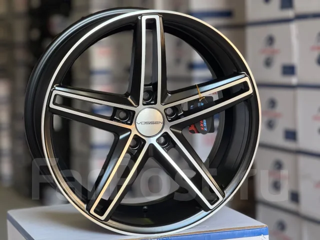 Vossen CV5. 8.0x18", 5x114.3, ET40, �� 73,1���. ����