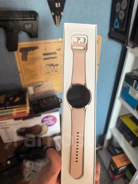 Samsung Galaxy Watch4 ����