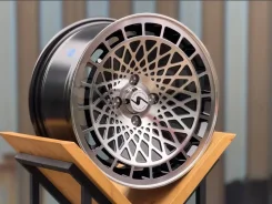 Stuttgart. 8.0x15", 4x100, ET25, �� 73,1���. ��� ����� �� �������� ����