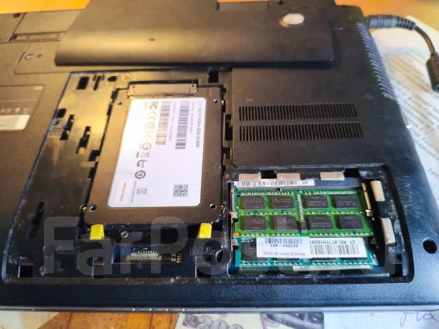 Samsung 350V5C. 15.6", ��� 8 ��, ���� 250���, WiFi: 1, Bluetooth: 1 ����