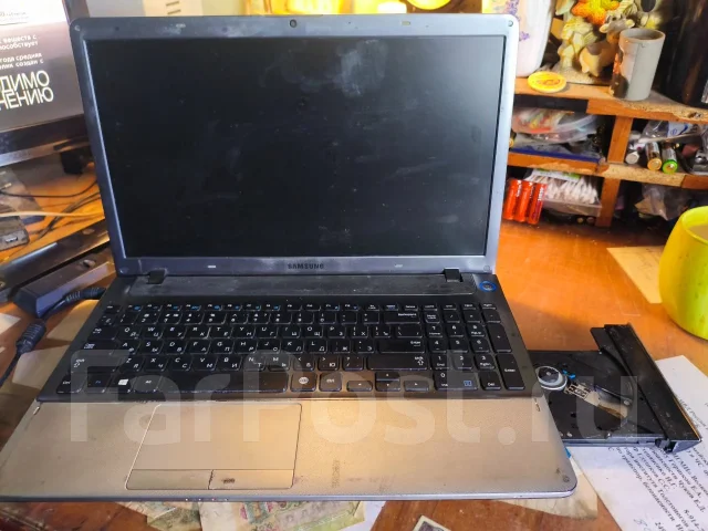 Samsung 350V5C. 15.6", ��� 8 ��, ���� 250���, WiFi: 1, Bluetooth: 1 ����