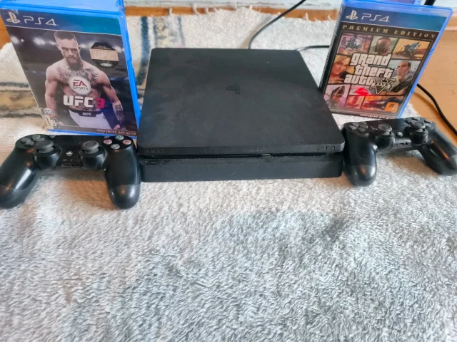 Sony PlayStation 4 ����