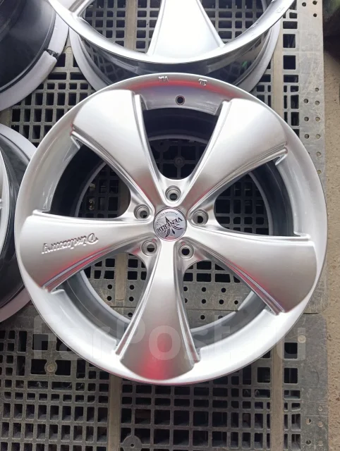 Venerdi. 8.5x19", 5x114.3, ET35, �� 73,1���. ����