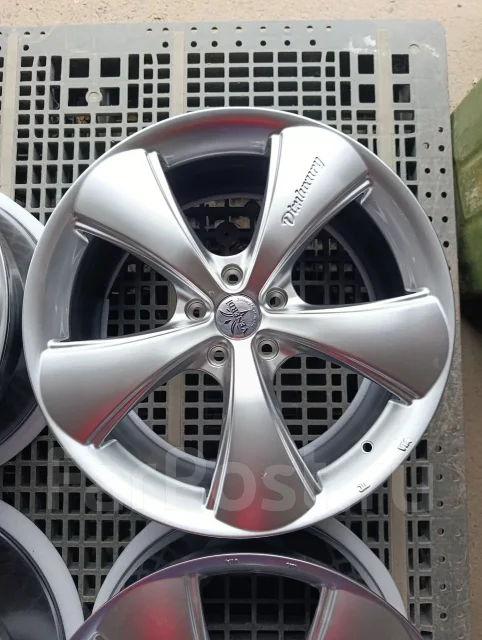 Venerdi. 8.5x19", 5x114.3, ET35, �� 73,1���. ����