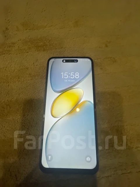 Tecno Spark Go 1. �/�, 128 ��, ������, 4G LTE, Dual-SIM ����