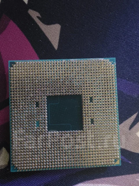 AMD Ryzen 5 Pro 2400GE ����
