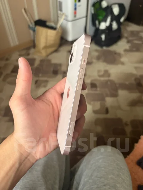 Apple iPhone 13. �/�, 128 ��, �������, 4G LTE, eSIM, ������� �������, ������������ ������� ����