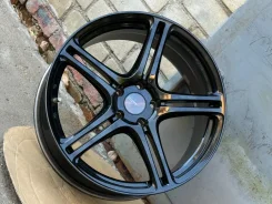 Bridgestone Potenza Adrenalin SW005. 8.5x19", 5x114.3, ET45 ����