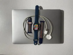 Apple Watch Series 5. GPS, NFC ����