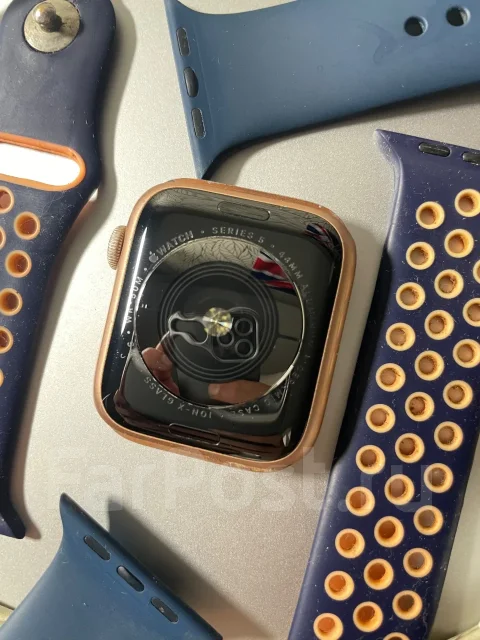 Apple Watch Series 5. GPS, NFC ����