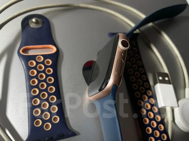 Apple Watch Series 5. GPS, NFC ����
