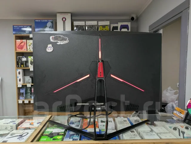Titan Army. 32", ���������� �� (LCD, LED, QLED) ����