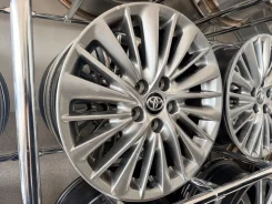 Toyota. 6.5x17", 5x114.3, ET33, �� 60,1���. ����
