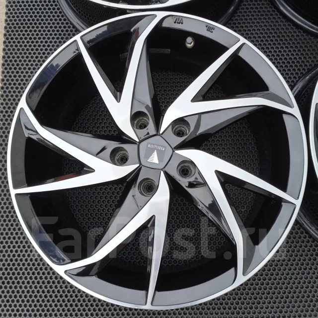 Modellista WingDancer. 7.0x17", 5x114.3, ET45, �� 60,1���. ����