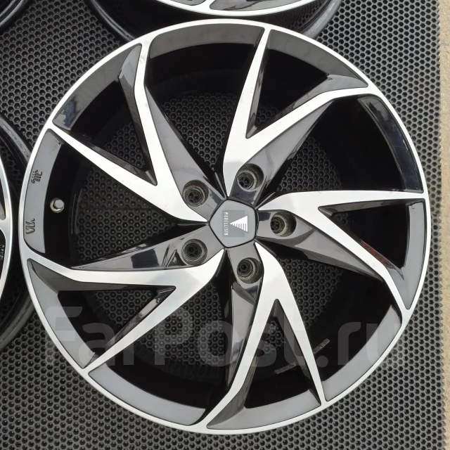 Modellista WingDancer. 7.0x17", 5x114.3, ET45, �� 60,1���. ����