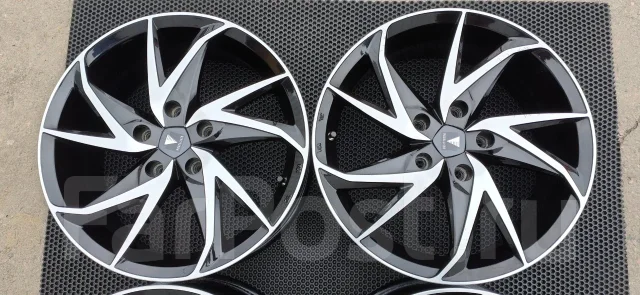 Modellista WingDancer. 7.0x17", 5x114.3, ET45, �� 60,1���. ����