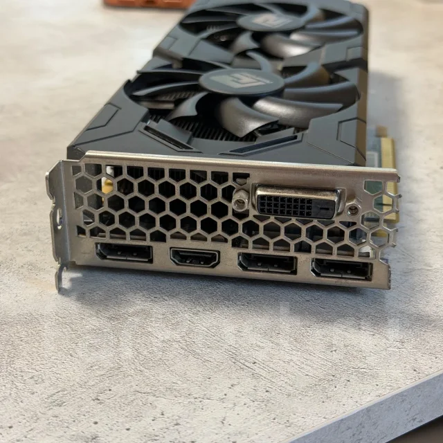 GeForce GTX 1070 ����
